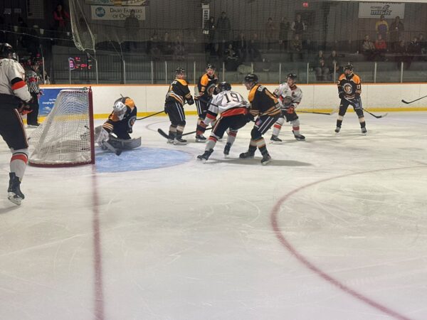Lakers Beat Walleye in Shootout