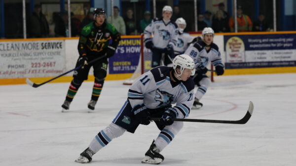 DRYDEN GM ICE DOGS SHUT OUT THUNDER BAY NORTH STARS IN IMPRESSIVE 2–0 HOME VICTORY